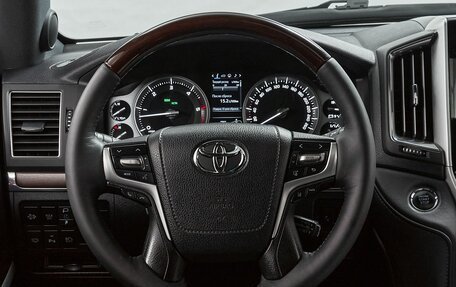 Toyota Land Cruiser 200, 2018 год, 7 900 000 рублей, 23 фотография