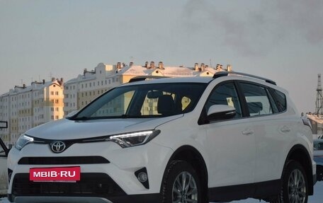 Toyota RAV4, 2017 год, 2 850 000 рублей, 2 фотография