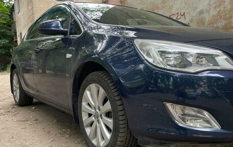 Opel Astra J, 2012 год, 900 000 рублей, 11 фотография