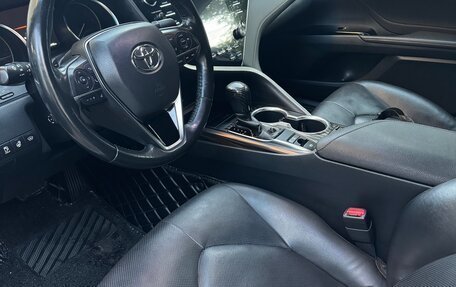 Toyota Camry, 2019 год, 3 350 000 рублей, 7 фотография