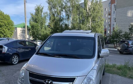 Hyundai Grand Starex Grand Starex I рестайлинг 2, 2010 год, 1 499 000 рублей, 2 фотография