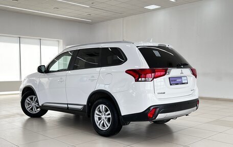 Mitsubishi Outlander III рестайлинг 3, 2018 год, 2 460 000 рублей, 9 фотография