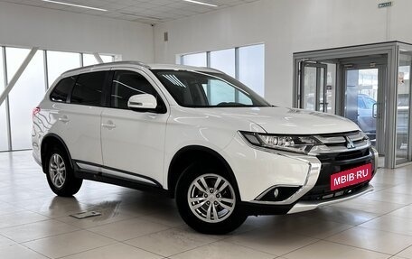 Mitsubishi Outlander III рестайлинг 3, 2018 год, 2 460 000 рублей, 8 фотография