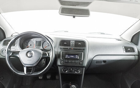 Volkswagen Polo VI (EU Market), 2016 год, 1 300 000 рублей, 14 фотография