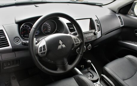 Mitsubishi Outlander III рестайлинг 3, 2012 год, 1 495 000 рублей, 15 фотография