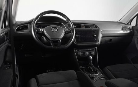 Volkswagen Tiguan II, 2018 год, 3 149 000 рублей, 6 фотография