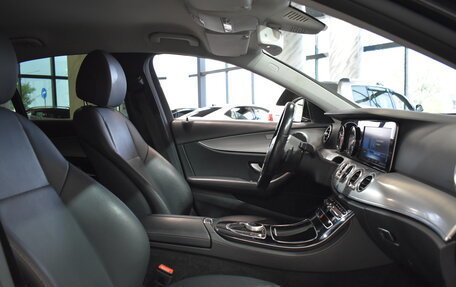 Mercedes-Benz E-Класс, 2020 год, 3 450 000 рублей, 11 фотография
