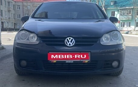 Volkswagen Golf V, 2005 год, 600 000 рублей, 1 фотография