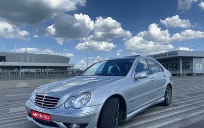 Mercedes-Benz C-Класс, 2004 год, 875 000 рублей, 1 фотография