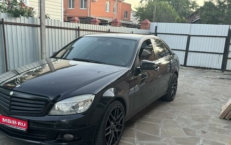 Mercedes-Benz C-Класс, 2009 год, 1 050 000 рублей, 1 фотография