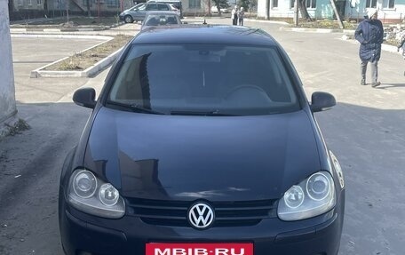 Volkswagen Golf V, 2005 год, 600 000 рублей, 2 фотография