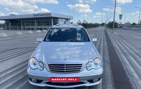 Mercedes-Benz C-Класс, 2004 год, 875 000 рублей, 4 фотография