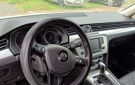 Volkswagen Passat B8 рестайлинг, 2015 год, 1 850 000 рублей, 12 фотография