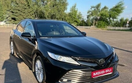 Toyota Camry, 2018 год, 3 540 000 рублей, 3 фотография