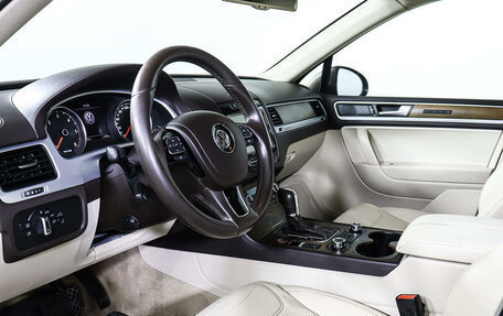 Volkswagen Touareg III, 2012 год, 1 999 000 рублей, 16 фотография