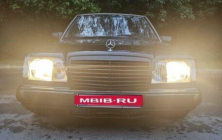 Mercedes-Benz E-Класс, 1994 год, 580 000 рублей, 3 фотография