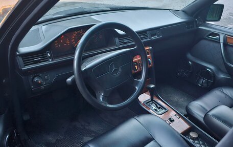 Mercedes-Benz E-Класс, 1994 год, 580 000 рублей, 7 фотография