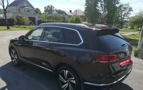 Volkswagen Touareg III, 2019 год, 6 650 000 рублей, 2 фотография