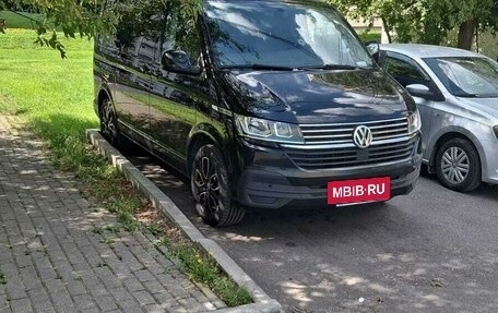 Volkswagen Caravelle T6 рестайлинг, 2021 год, 3 800 000 рублей, 5 фотография