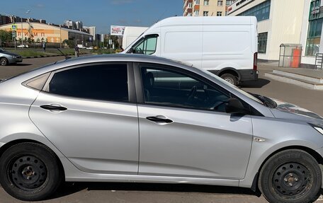 Hyundai Solaris II рестайлинг, 2013 год, 820 000 рублей, 4 фотография