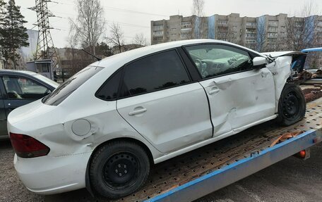 Volkswagen Polo VI (EU Market), 2015 год, 390 000 рублей, 2 фотография