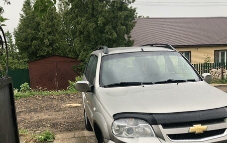 Chevrolet Niva I рестайлинг, 2011 год, 650 000 рублей, 2 фотография