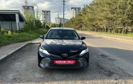 Toyota Camry, 2019 год, 3 450 000 рублей, 3 фотография