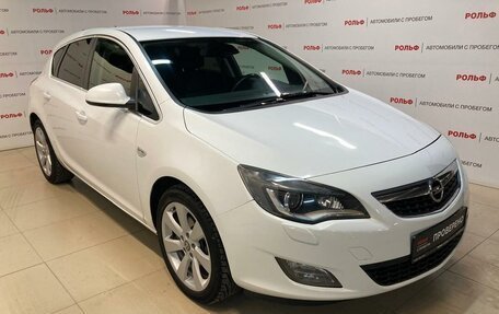 Opel Astra J, 2011 год, 880 000 рублей, 3 фотография