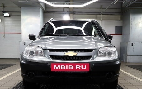 Chevrolet Niva I рестайлинг, 2017 год, 810 000 рублей, 2 фотография