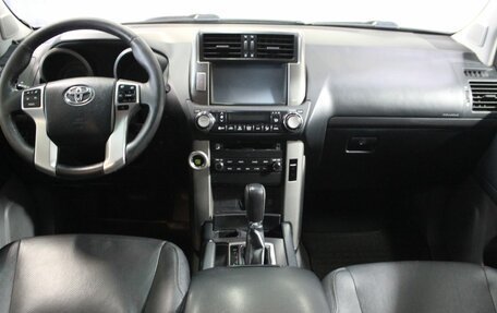 Toyota Land Cruiser Prado 150 рестайлинг 2, 2013 год, 3 177 000 рублей, 14 фотография