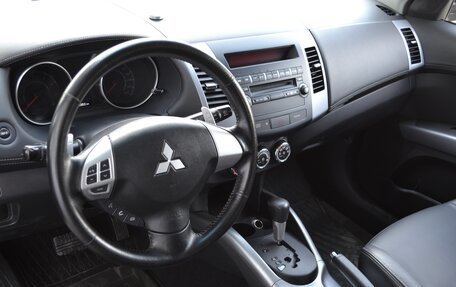 Mitsubishi Outlander III рестайлинг 3, 2010 год, 1 300 000 рублей, 5 фотография
