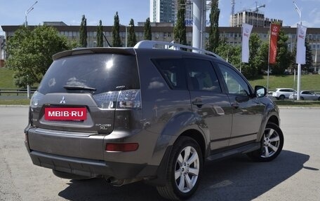 Mitsubishi Outlander III рестайлинг 3, 2010 год, 1 300 000 рублей, 3 фотография