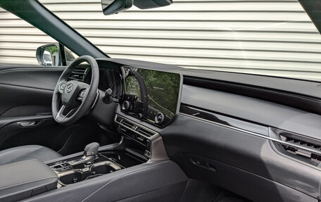 Lexus RX IV рестайлинг, 2023 год, 8 750 000 рублей, 13 фотография