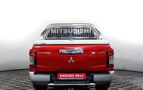 Mitsubishi L200 IV рестайлинг, 2019 год, 3 420 000 рублей, 6 фотография