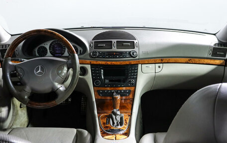 Mercedes-Benz E-Класс, 2002 год, 840 000 рублей, 12 фотография