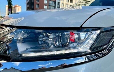 Mitsubishi Outlander III рестайлинг 3, 2018 год, 2 100 000 рублей, 14 фотография