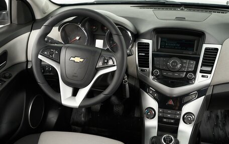 Chevrolet Cruze II, 2012 год, 725 000 рублей, 9 фотография