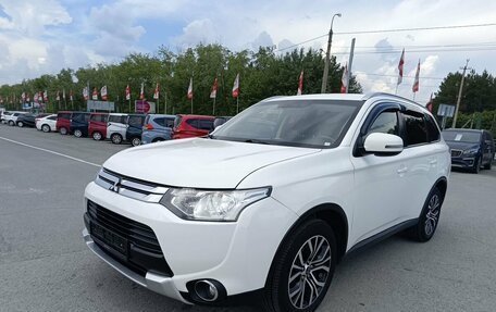 Mitsubishi Outlander III рестайлинг 3, 2014 год, 1 499 000 рублей, 3 фотография