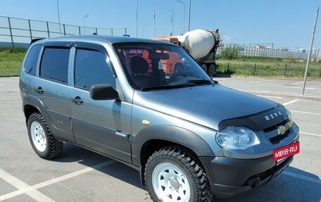 Chevrolet Niva I рестайлинг, 2010 год, 460 000 рублей, 3 фотография