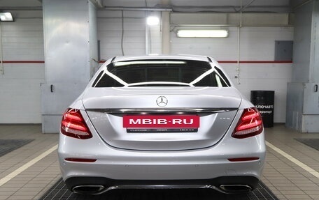Mercedes-Benz E-Класс, 2020 год, 4 500 000 рублей, 4 фотография