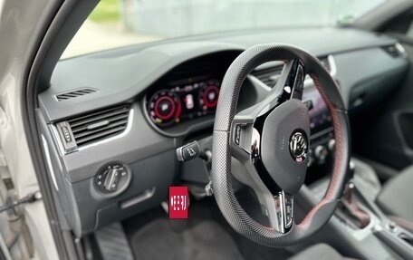 Skoda Octavia RS, 2019 год, 3 410 000 рублей, 10 фотография