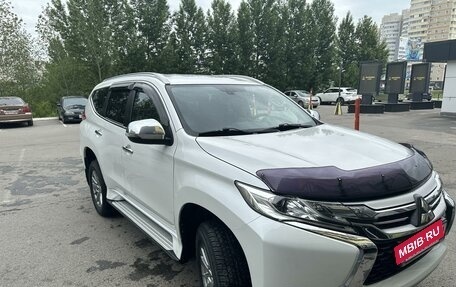 Mitsubishi Pajero Sport III рестайлинг, 2018 год, 3 220 000 рублей, 2 фотография