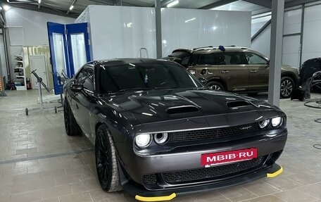 Dodge Challenger III рестайлинг 2, 2016 год, 5 100 000 рублей, 8 фотография