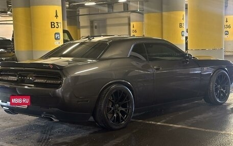 Dodge Challenger III рестайлинг 2, 2016 год, 5 100 000 рублей, 2 фотография