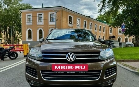 Volkswagen Touareg III, 2011 год, 2 400 000 рублей, 3 фотография