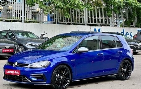 Volkswagen Golf R VII, 2019 год, 4 300 000 рублей, 1 фотография