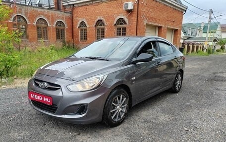 Hyundai Solaris II рестайлинг, 2013 год, 895 000 рублей, 3 фотография