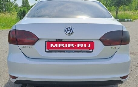 Volkswagen Jetta VI, 2011 год, 825 000 рублей, 4 фотография