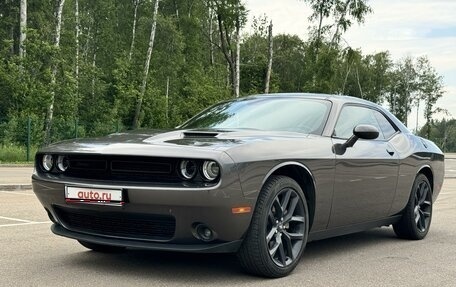 Dodge Challenger III рестайлинг 2, 2021 год, 3 970 000 рублей, 1 фотография