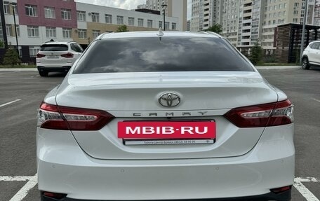 Toyota Camry, 2022 год, 4 000 000 рублей, 3 фотография
